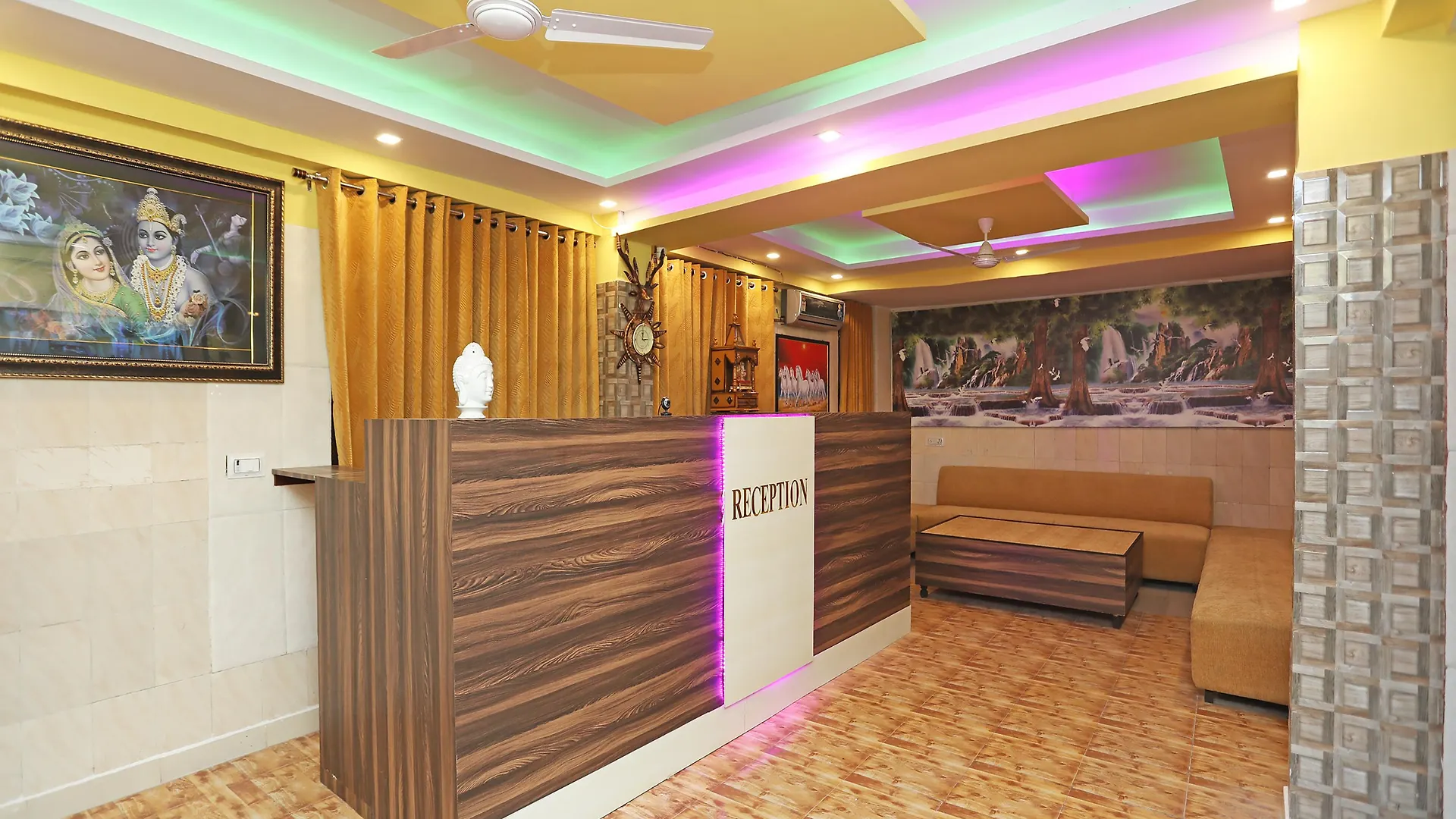 Oyo 22663 Qlark Rooms & Lawn Delhi  Hotel
