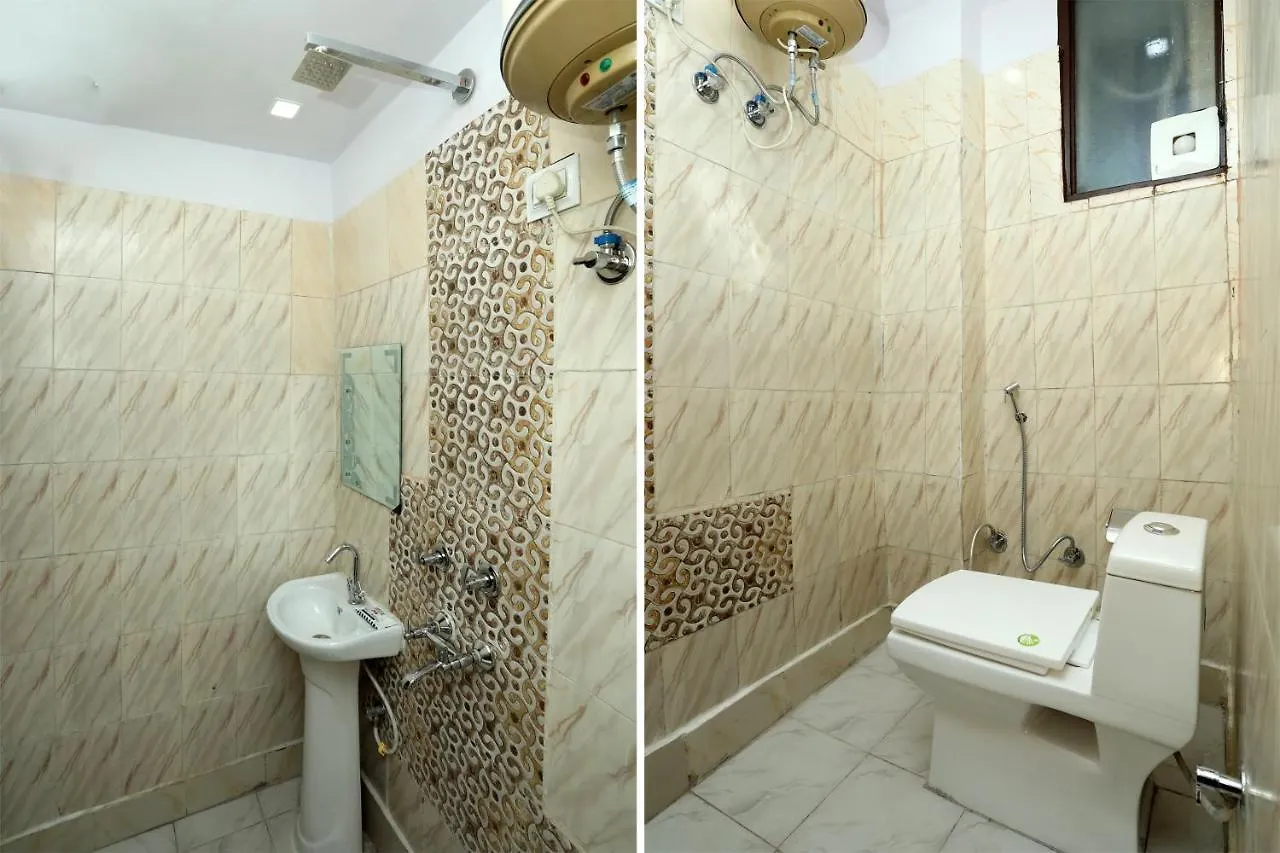 Oyo 22663 Qlark Rooms & Lawn Delhi  Delhi (National Capital Territory of India)