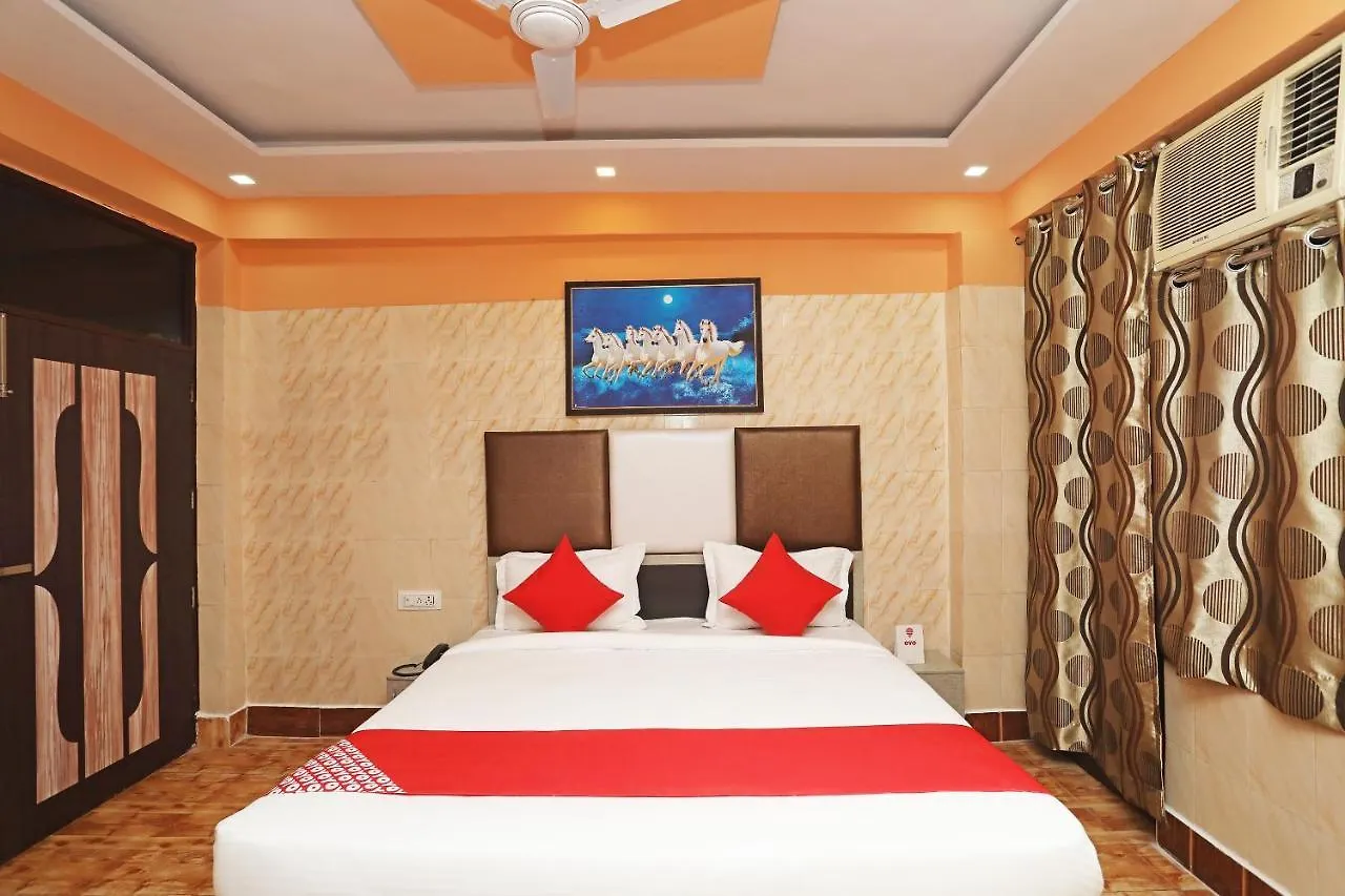 Oyo 22663 Qlark Rooms & Lawn Delhi  Delhi (National Capital Territory of India)