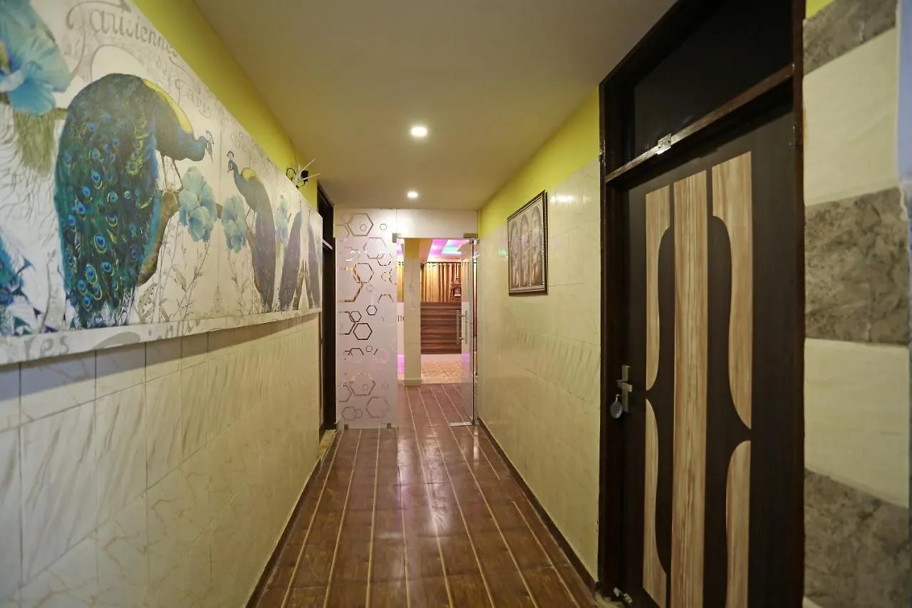 Oyo 22663 Qlark Rooms & Lawn Delhi  3*, Delhi (National Capital Territory of India) India